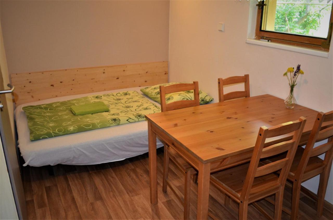 Vinarstvi Koliba Apartment Чейковице Екстериор снимка