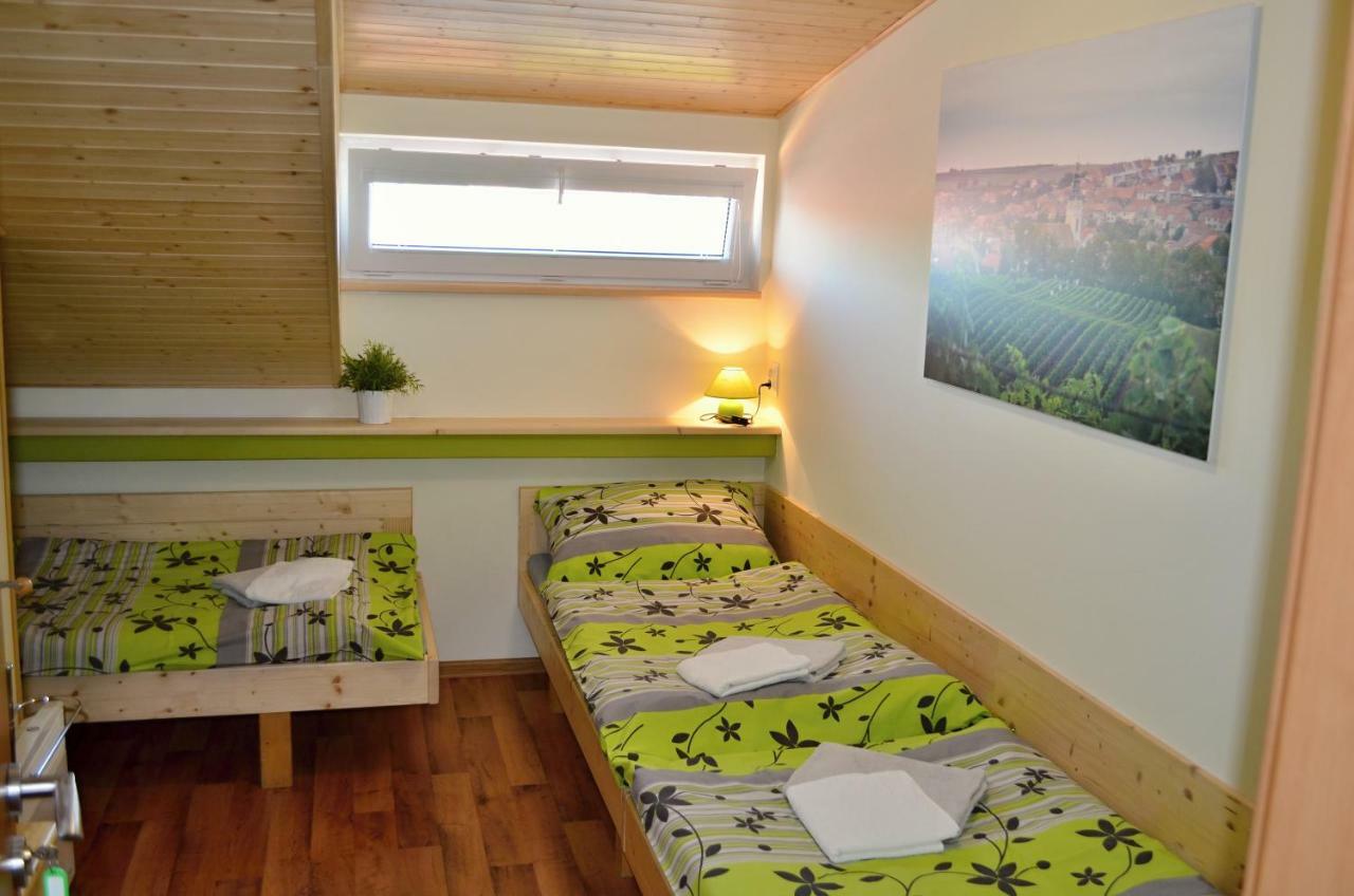 Vinarstvi Koliba Apartment Чейковице Екстериор снимка