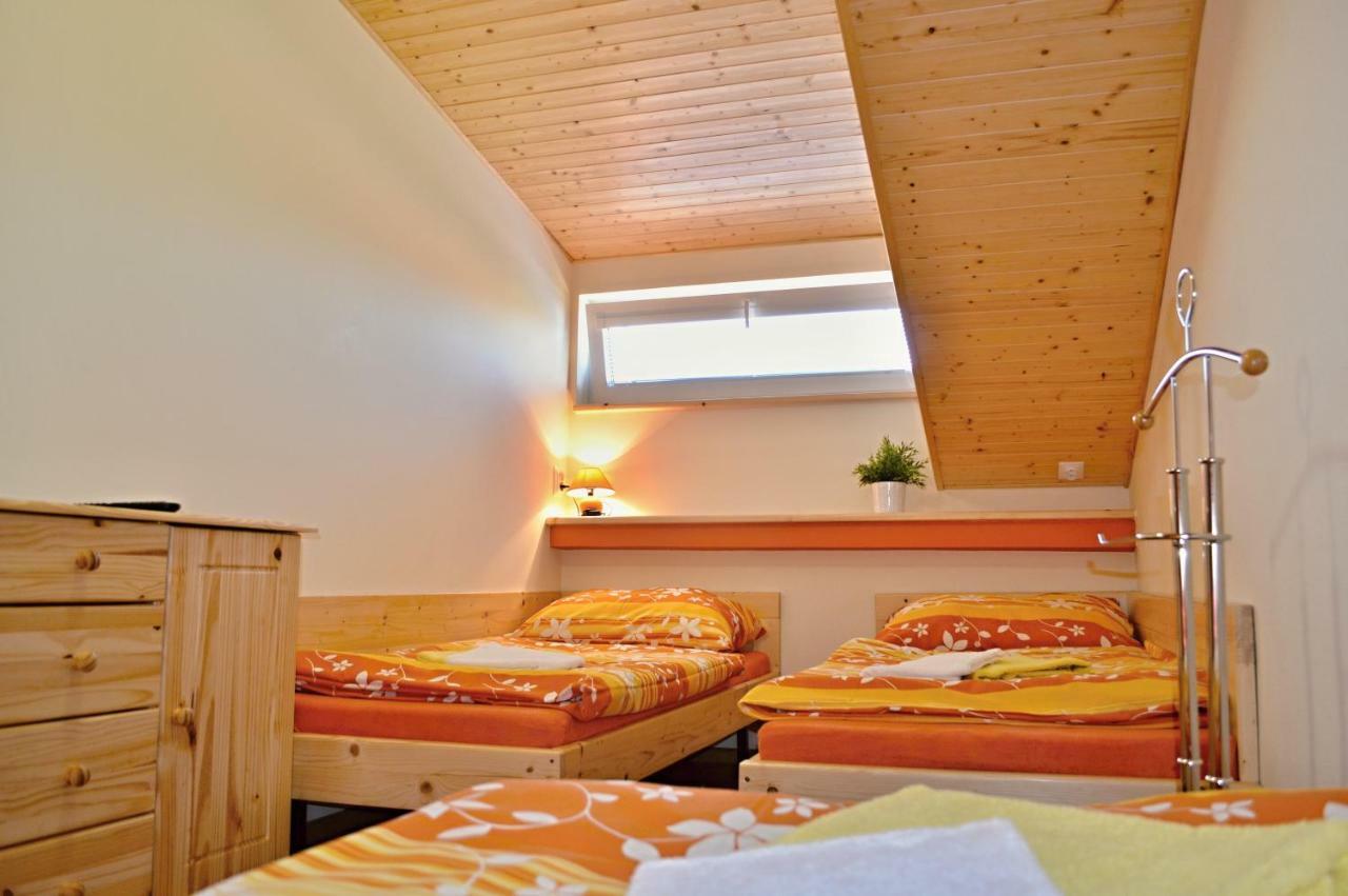 Vinarstvi Koliba Apartment Чейковице Екстериор снимка