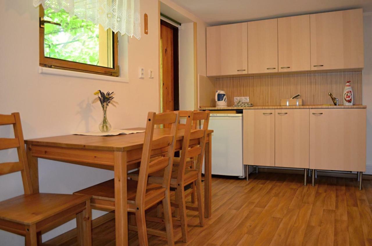 Vinarstvi Koliba Apartment Чейковице Екстериор снимка