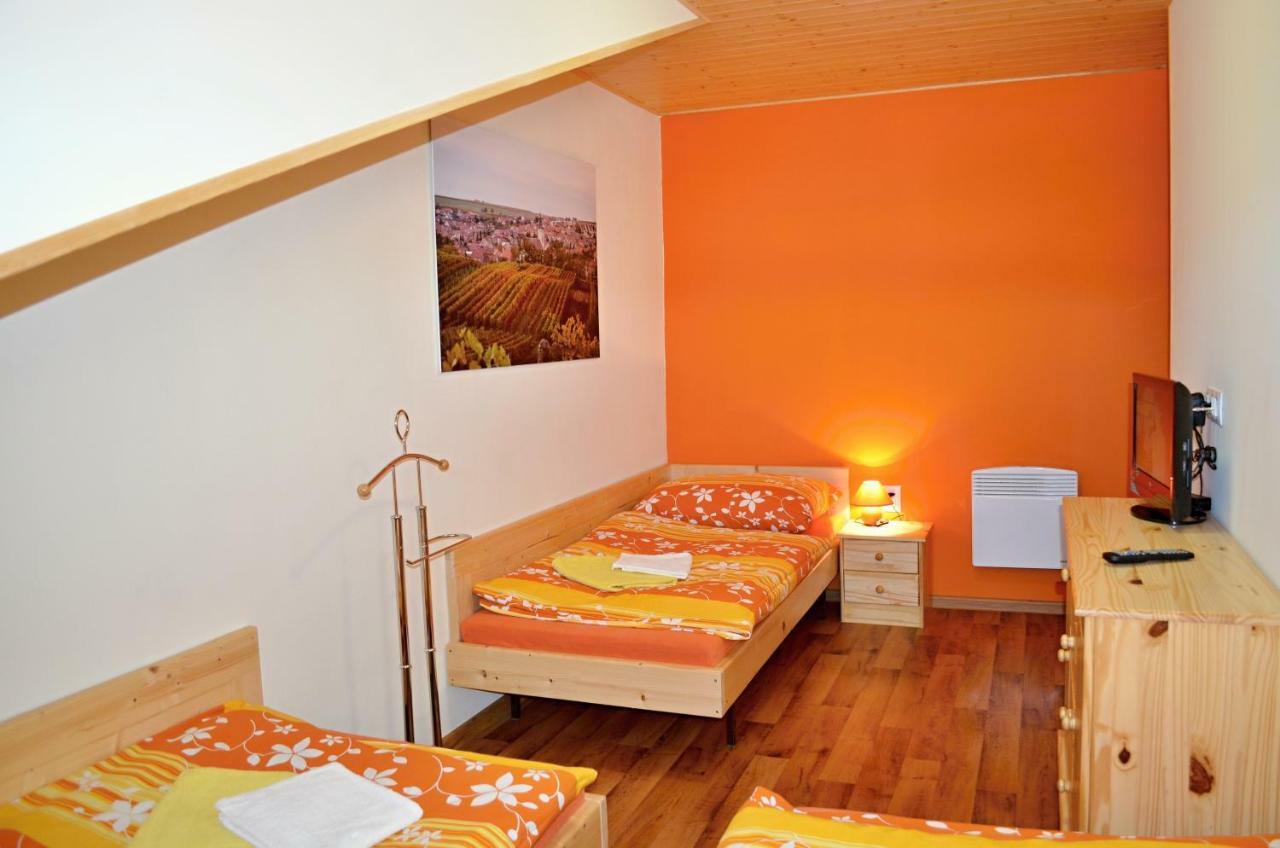 Vinarstvi Koliba Apartment Чейковице Екстериор снимка